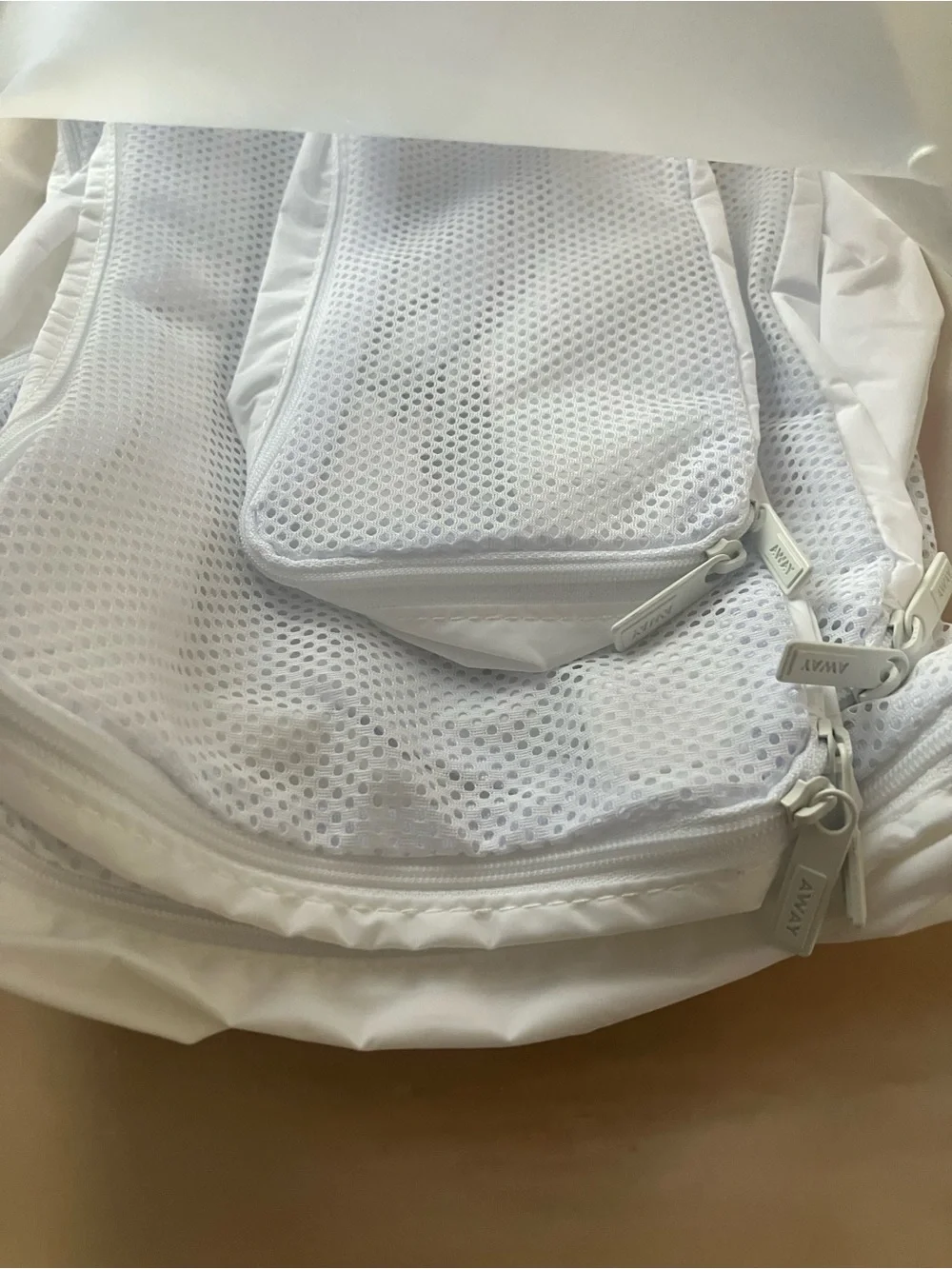 AWAY The Insider Nylon Packing Cubes Set of 4 in White NEW NIB RARE!!